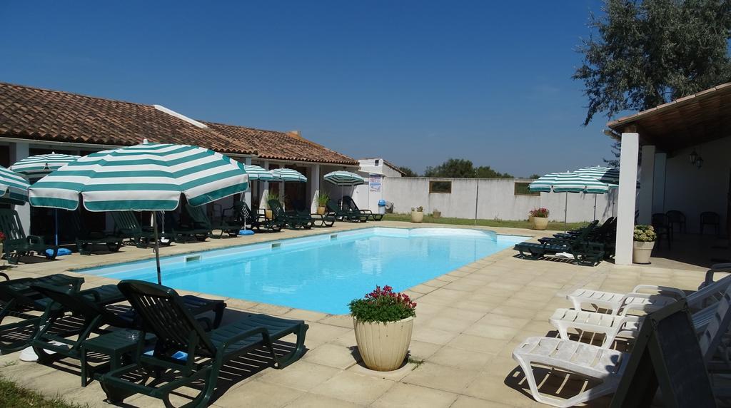 Auberge De La Fadaise Saintes-Maries-de-la-Mer Exteriör bild