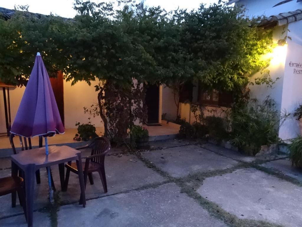 Auberge De La Fadaise Saintes-Maries-de-la-Mer Exteriör bild